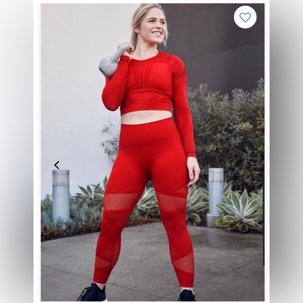 Fabletics Jaymee Mesh Set Crop Top Leggings Sports Bra